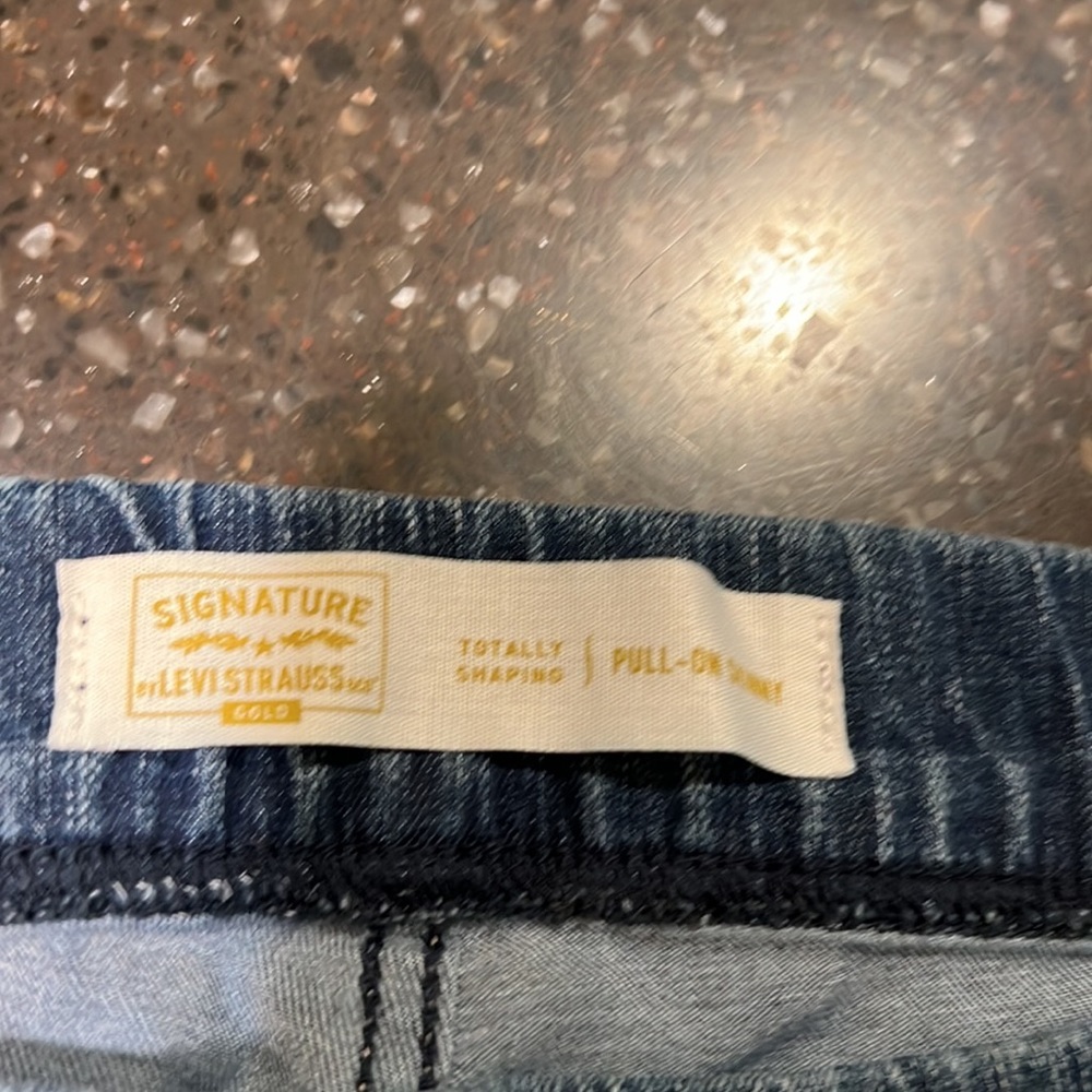 Dark blue pull on jeans similar to jeggings. - Picture 3 of 3